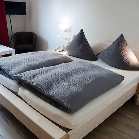 Theile Garni Szálloda 3*